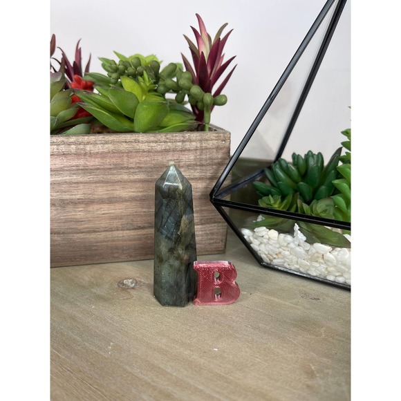 Labradorite Tower Polished Point / Wand Flashy Labradorite - Picture 5 of 7